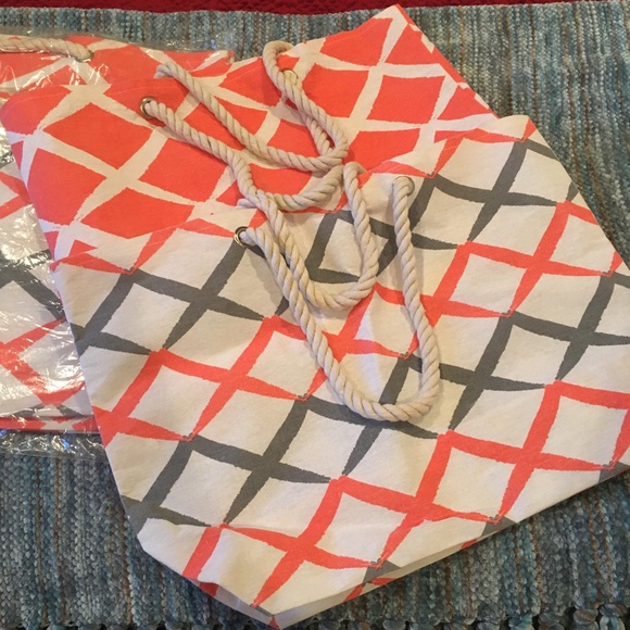 Matching Set of Canvas Beach Bags - Picture 2 of 4